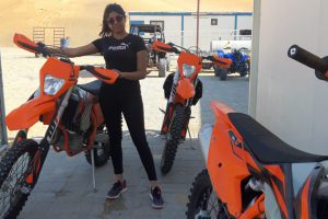 Learn_how_to_Ride_motoebikes_in_desert_in_Dubai