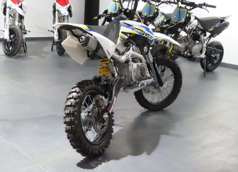 7-desert-riding-course-dubai